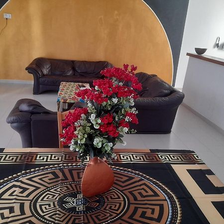 Appartement Familial Spacieux Avec Climatisation Ziguinchor Ngoại thất bức ảnh