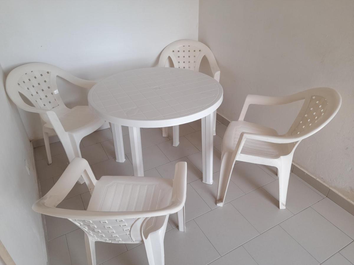 Appartement Familial Spacieux Avec Climatisation Ziguinchor Ngoại thất bức ảnh