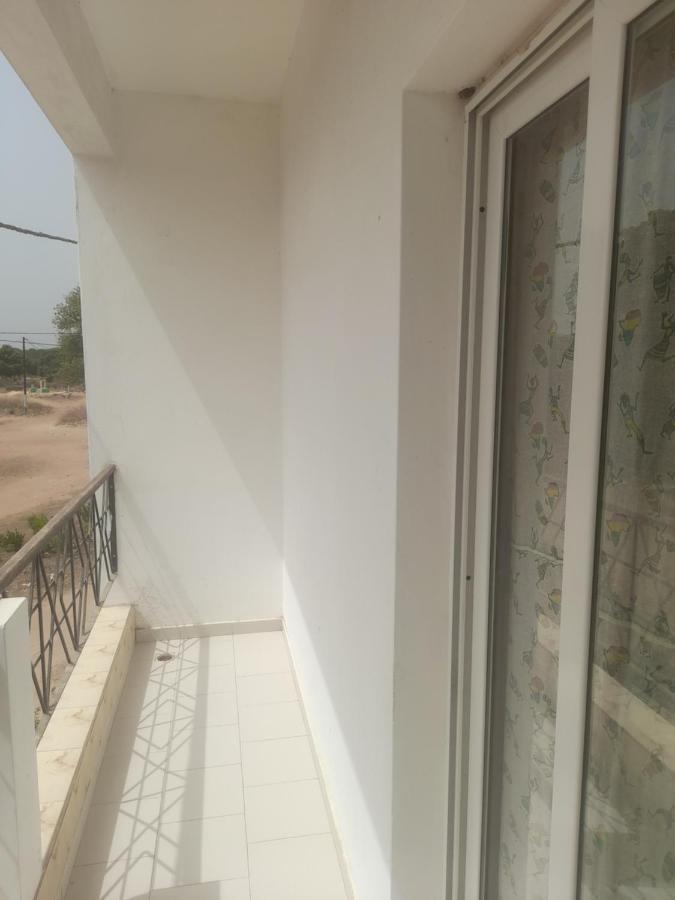Appartement Familial Spacieux Avec Climatisation Ziguinchor Ngoại thất bức ảnh