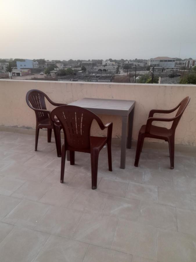 Appartement Familial Spacieux Avec Climatisation Ziguinchor Ngoại thất bức ảnh