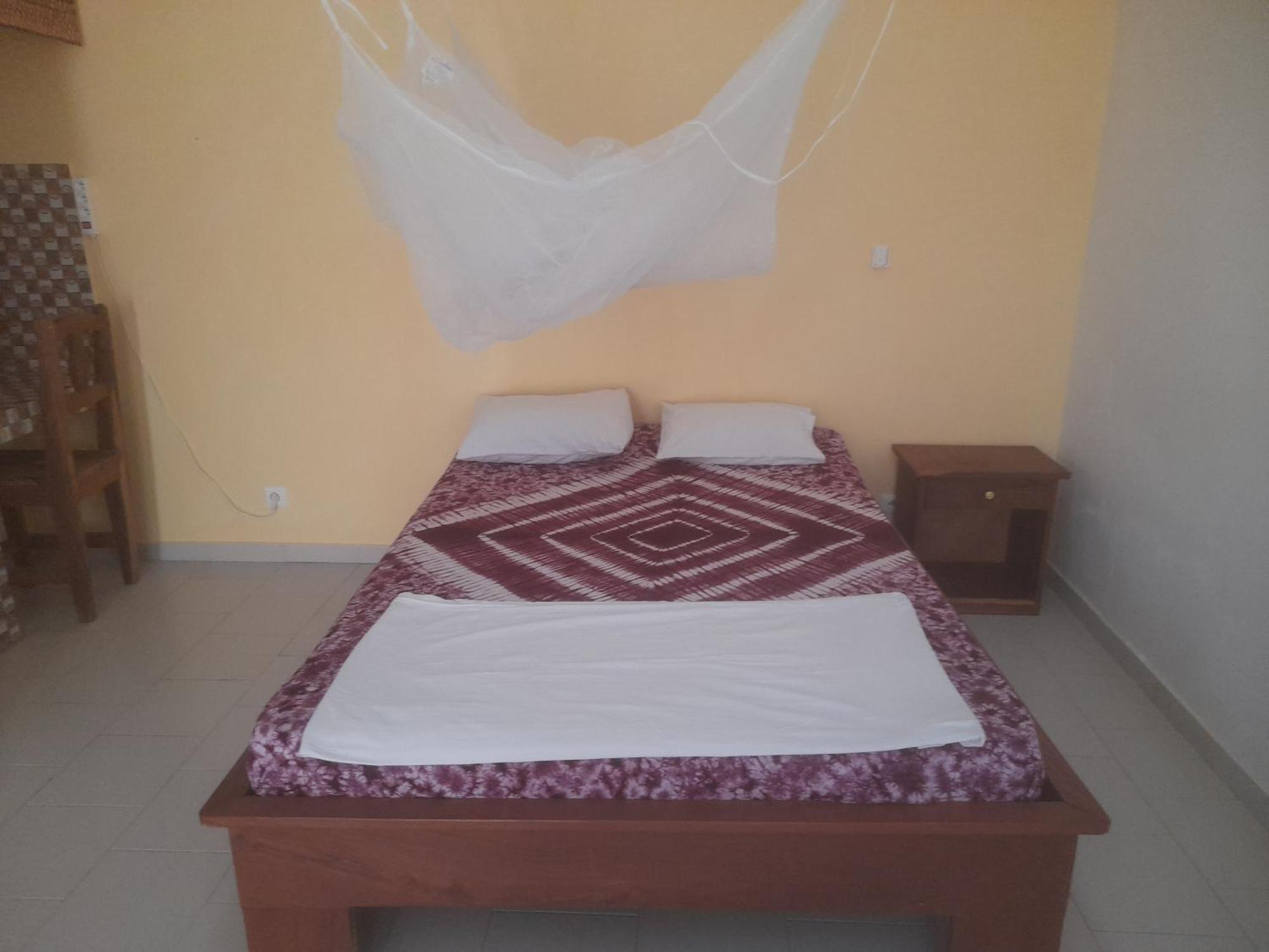 Appartement Familial Spacieux Avec Climatisation Ziguinchor Ngoại thất bức ảnh