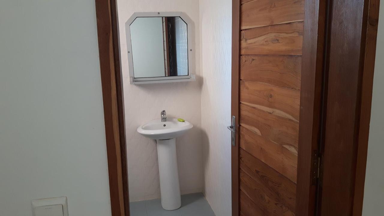 Appartement Familial Spacieux Avec Climatisation Ziguinchor Ngoại thất bức ảnh