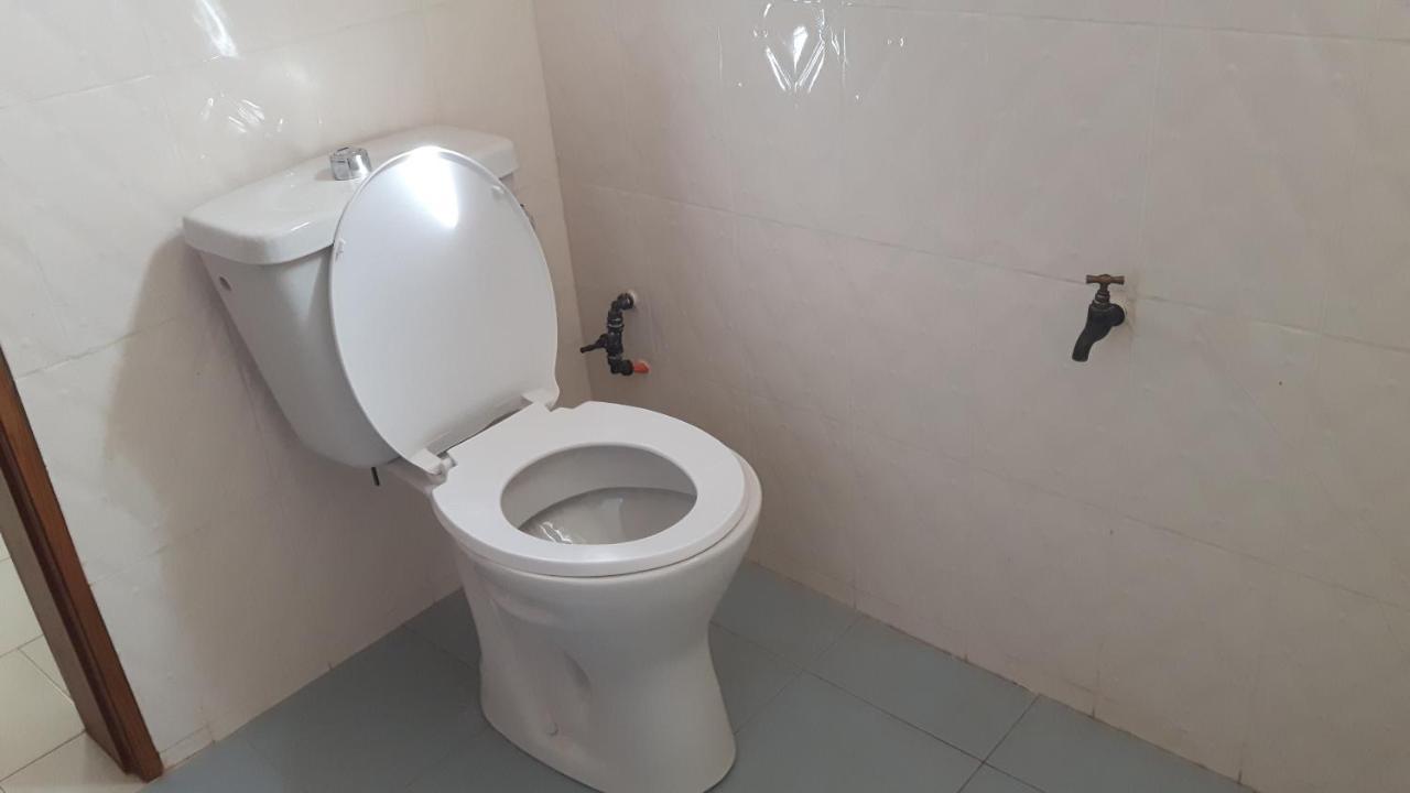 Appartement Familial Spacieux Avec Climatisation Ziguinchor Ngoại thất bức ảnh