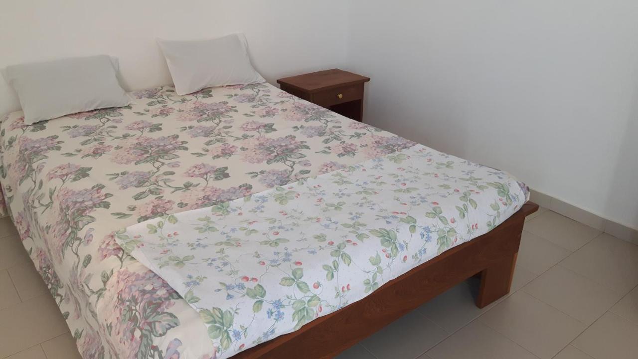 Appartement Familial Spacieux Avec Climatisation Ziguinchor Ngoại thất bức ảnh