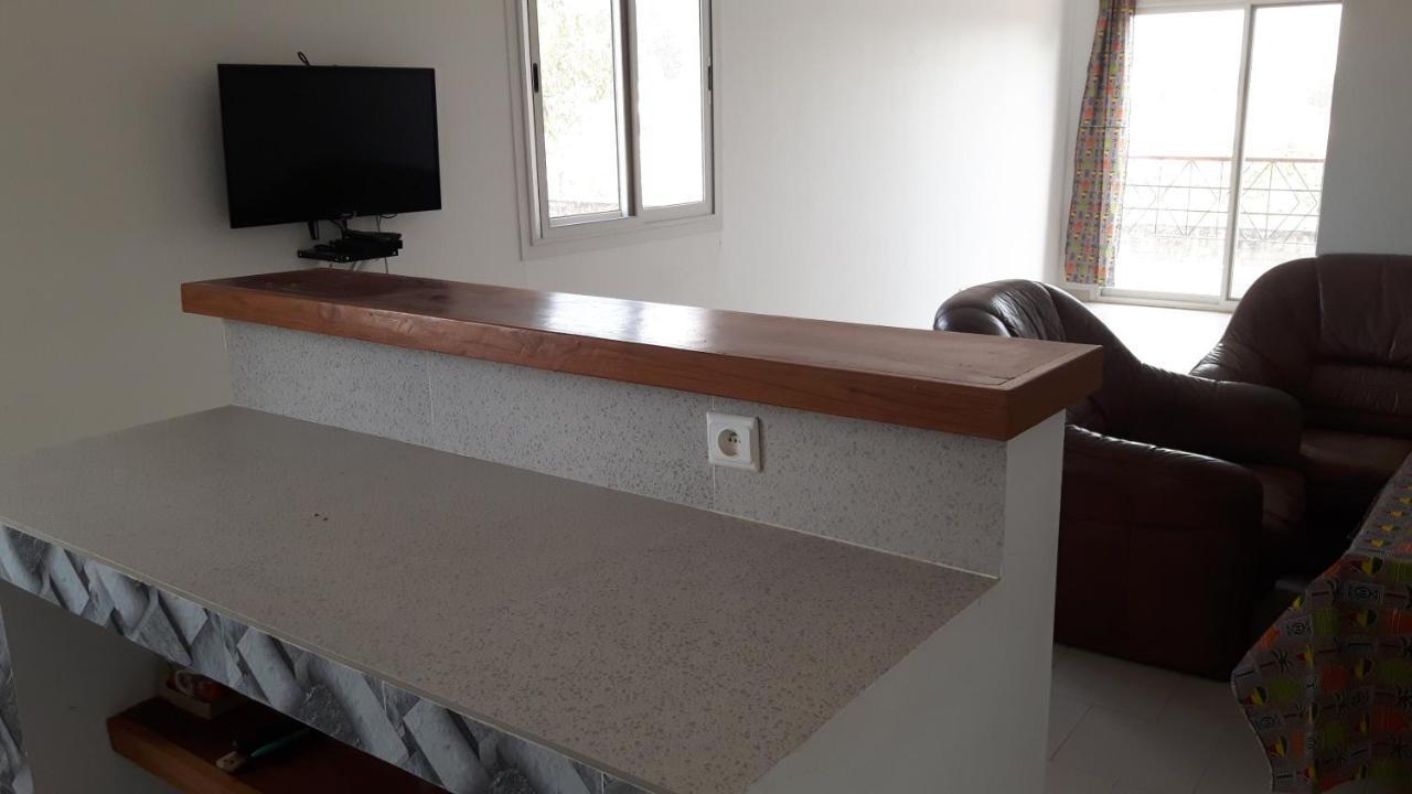 Appartement Familial Spacieux Avec Climatisation Ziguinchor Ngoại thất bức ảnh